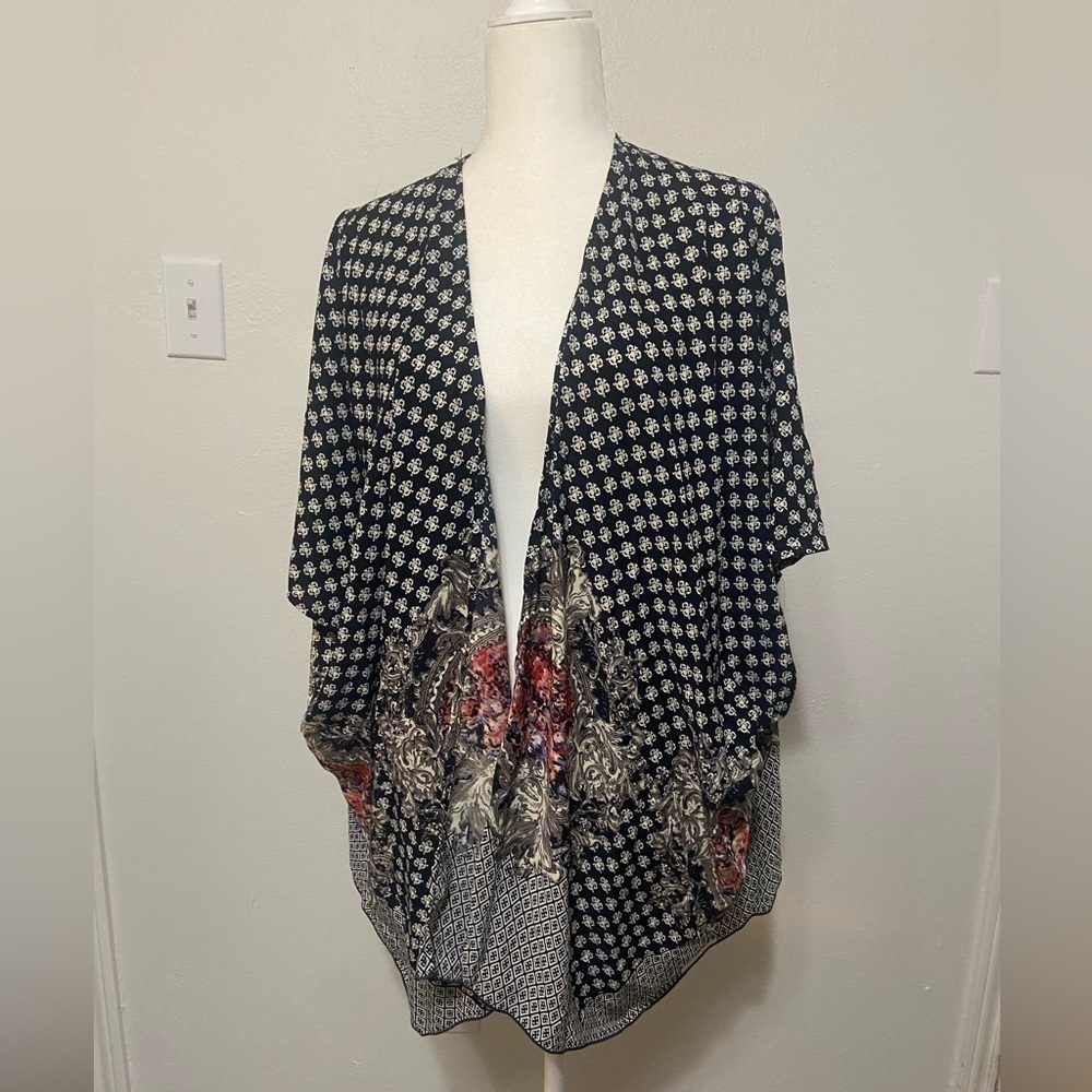 Aggie women's S open front lightweight kimono/shawl/poncho w/ floral print NWT
